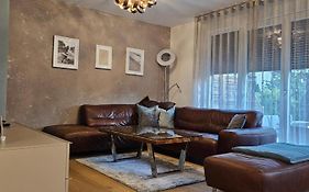 Cosy & Elegant Cityhouse With Garden